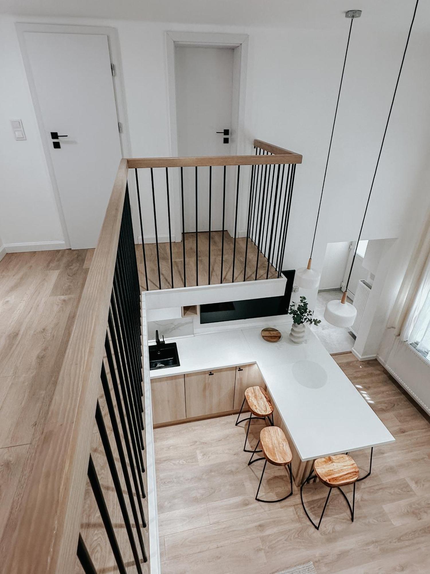 Jokai-j18 Three Bedroom Stylish Apartment